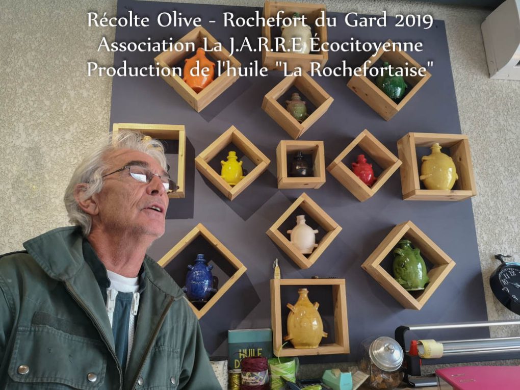 Moulin de ROMANOU Thézier - décors et présentation de petites emphores des "consciences" - idée cadeau